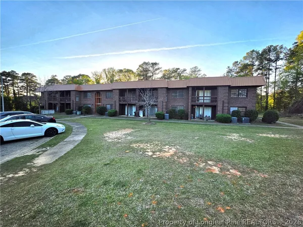 $900 | 629 Gables Drive, Fayetteville, NC 28301