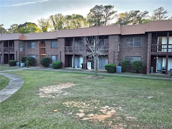 $900 | 629 Gables Drive, Fayetteville, NC 28301