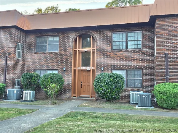 $900 | 629 Gables Drive, Fayetteville, NC 28301