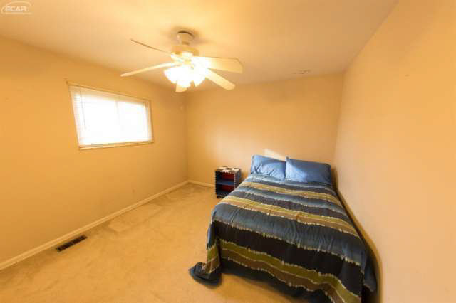 5031 Calkins Road Flint, MI 48532 - Photo 9 of 20 20455362-8.JPG
