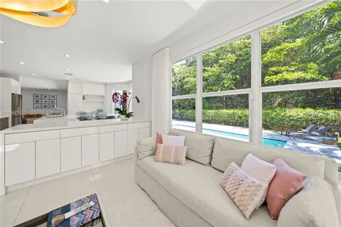 $4,200,000 | 5700 Southwest 86th Street, South Miami, FL 33143