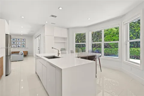 $4,200,000 | 5700 Southwest 86th Street, South Miami, FL 33143