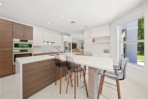 $4,200,000 | 5700 Southwest 86th Street, South Miami, FL 33143