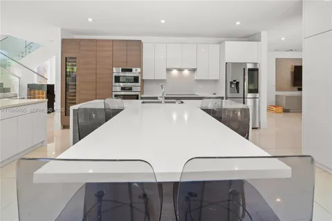 $4,200,000 | 5700 Southwest 86th Street, South Miami, FL 33143