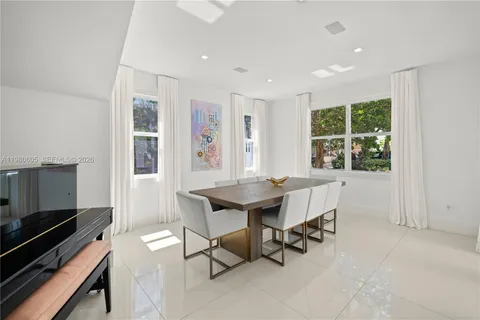 $4,200,000 | 5700 Southwest 86th Street, South Miami, FL 33143