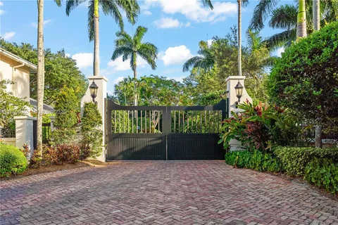 $4,200,000 | 5700 Southwest 86th Street, South Miami, FL 33143