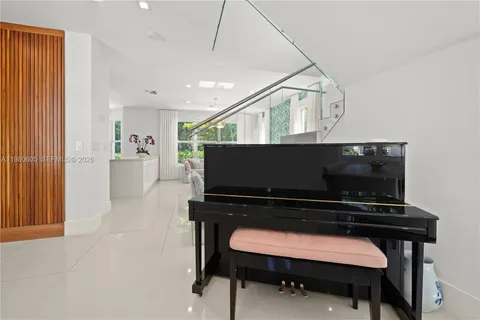 $4,200,000 | 5700 Southwest 86th Street, South Miami, FL 33143