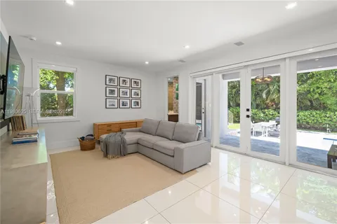 $4,200,000 | 5700 Southwest 86th Street, South Miami, FL 33143