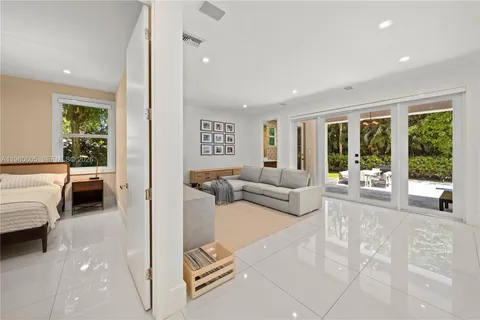 $4,200,000 | 5700 Southwest 86th Street, South Miami, FL 33143