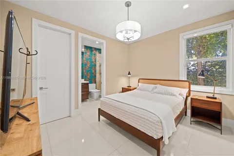 $4,200,000 | 5700 Southwest 86th Street, South Miami, FL 33143