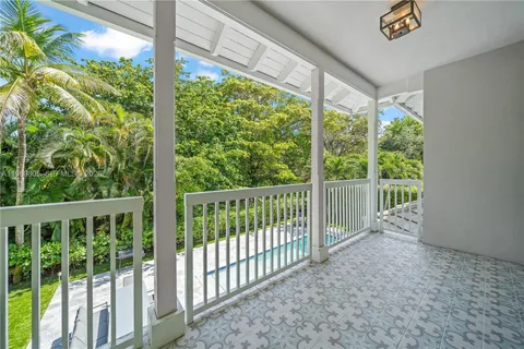 $4,200,000 | 5700 Southwest 86th Street, South Miami, FL 33143