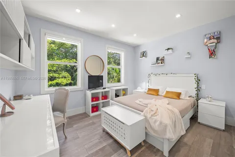 $4,200,000 | 5700 Southwest 86th Street, South Miami, FL 33143