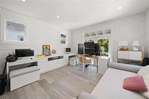 $4,200,000 | 5700 Southwest 86th Street, South Miami, FL 33143