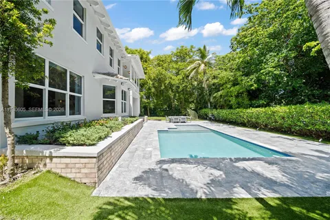 $4,200,000 | 5700 Southwest 86th Street, South Miami, FL 33143