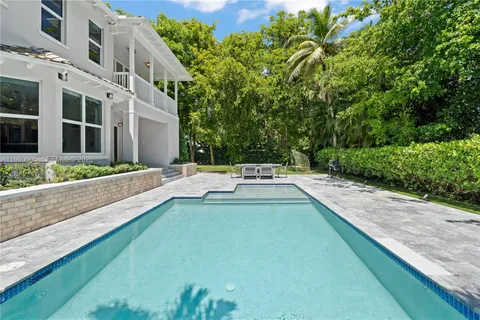 $4,200,000 | 5700 Southwest 86th Street, South Miami, FL 33143