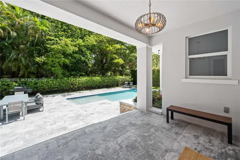 $4,200,000 | 5700 Southwest 86th Street, South Miami, FL 33143