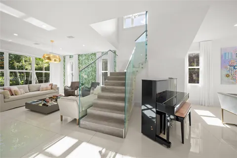 $4,200,000 | 5700 Southwest 86th Street, South Miami, FL 33143