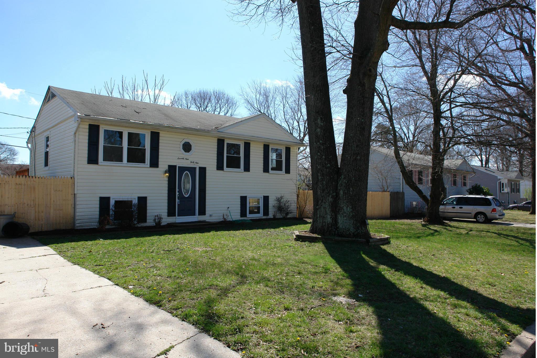 7949 East Shore Road Pasadena, MD 21122 - Photo 1 of 27 Exterior (Front)
