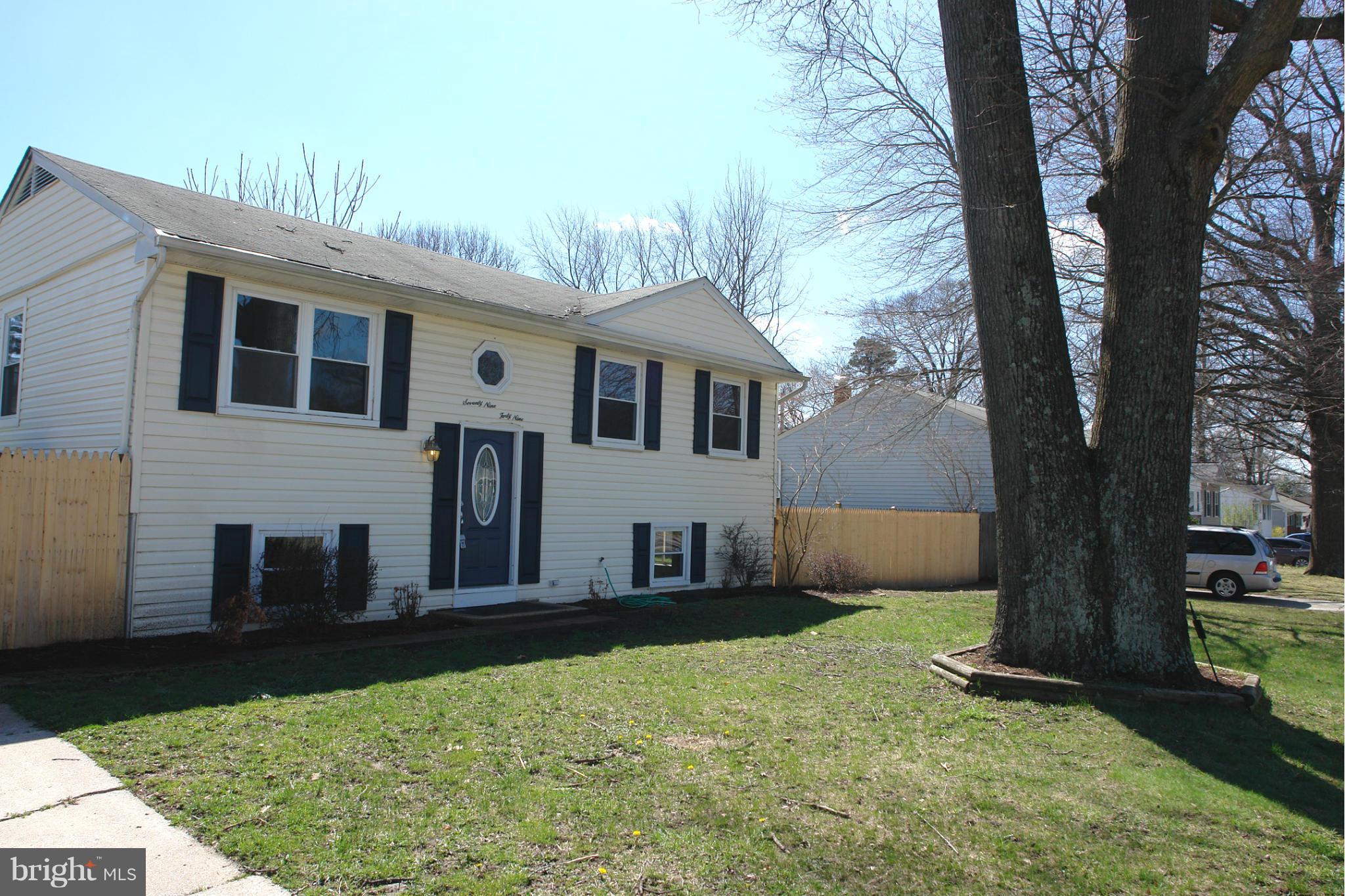 7949 East Shore Road Pasadena, MD 21122 - Photo 2 of 27 Exterior (Front)