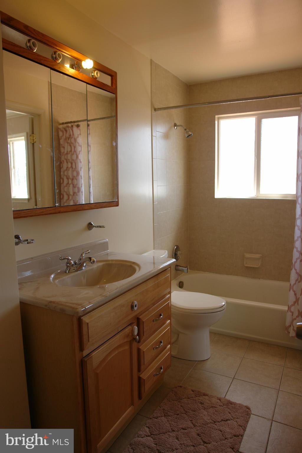 7949 East Shore Road Pasadena, MD 21122 - Photo 15 of 27 Bath
