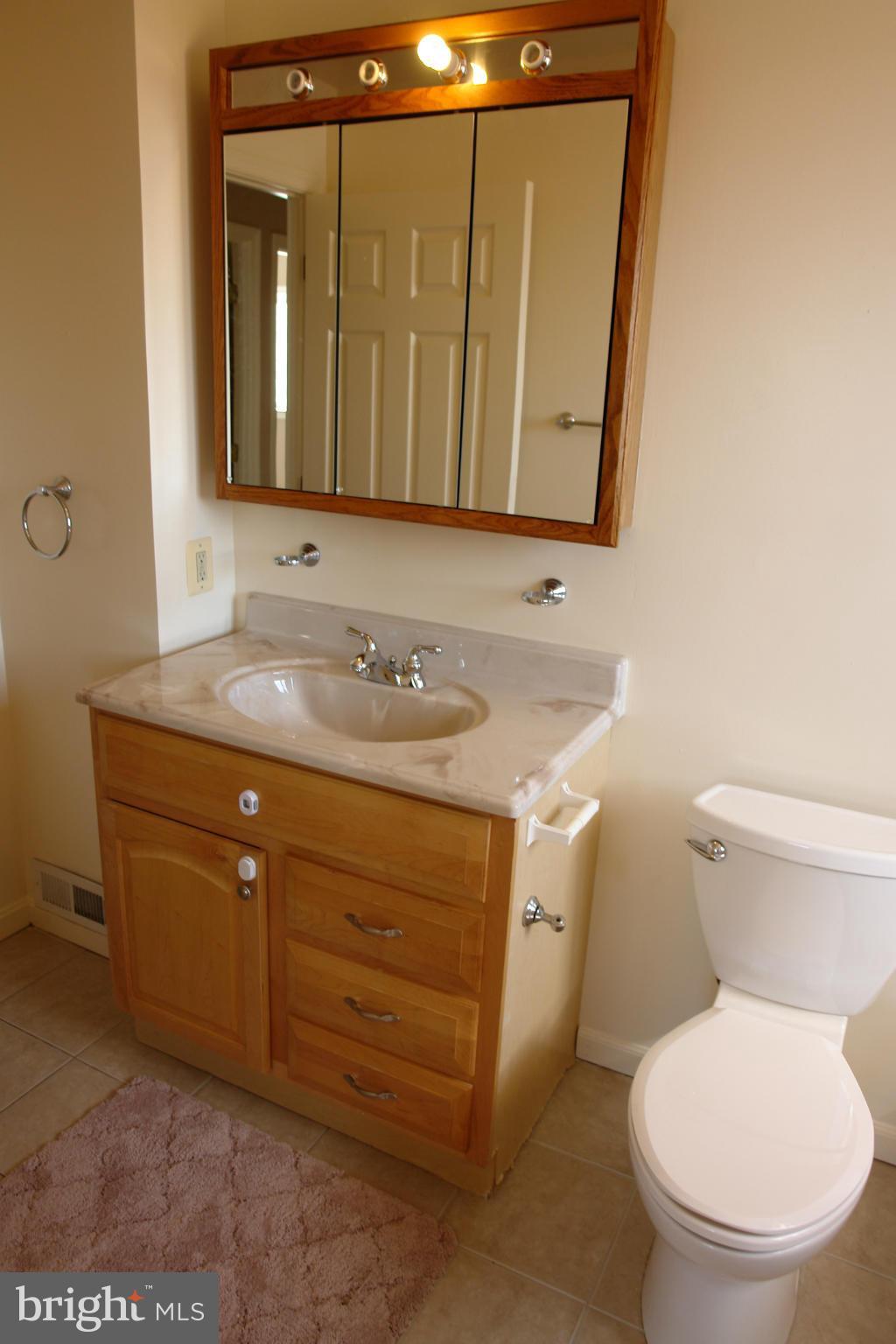 7949 East Shore Road Pasadena, MD 21122 - Photo 16 of 27 Bath