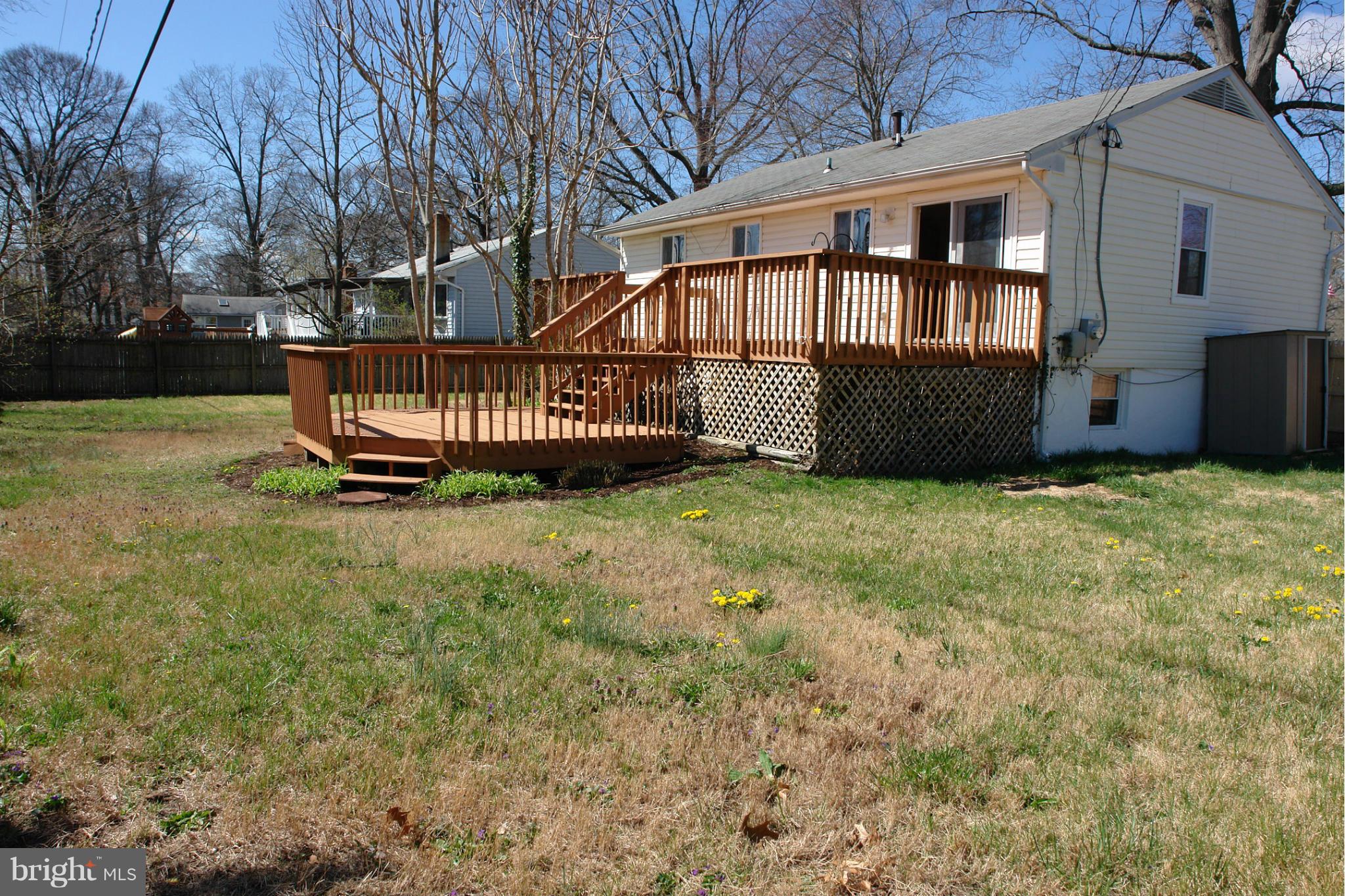 7949 East Shore Road Pasadena, MD 21122 - Photo 19 of 27 Exterior (Rear)