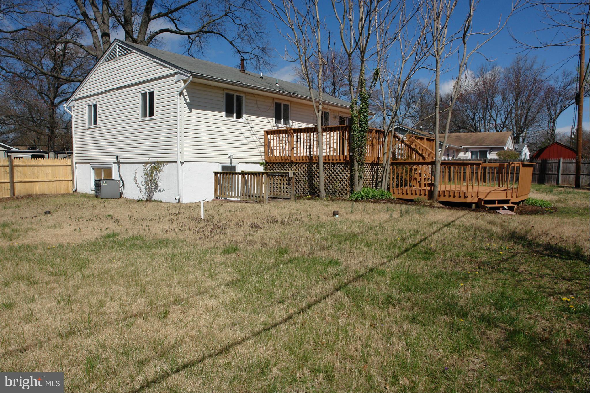 7949 East Shore Road Pasadena, MD 21122 - Photo 25 of 27 Exterior (Rear)
