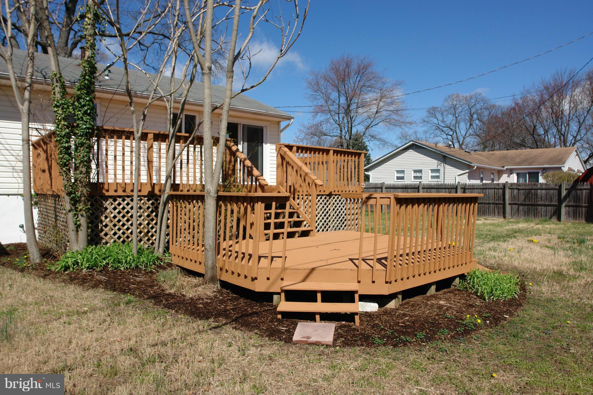 7949 East Shore Road Pasadena, MD 21122 - Photo 26 of 27 Exterior (Rear)