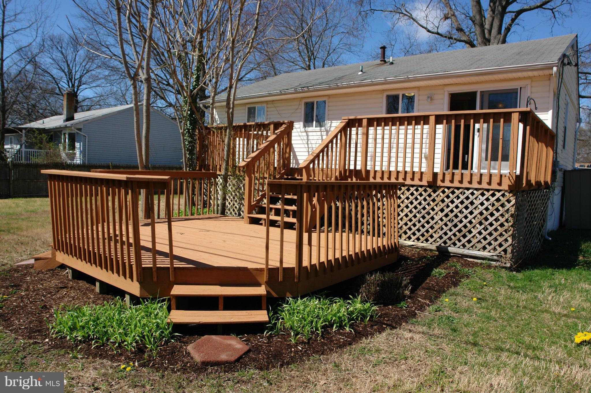 7949 East Shore Road Pasadena, MD 21122 - Photo 27 of 27 Exterior (Rear)
