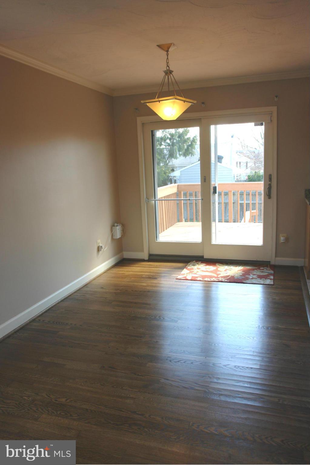 7949 East Shore Road Pasadena, MD 21122 - Photo 10 of 27 Dining Room
