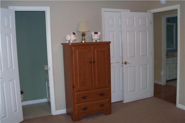 408 Murrell Road Dickson, TN 37055 - Photo 7 of 19 Downstairs bedroom has half bath.