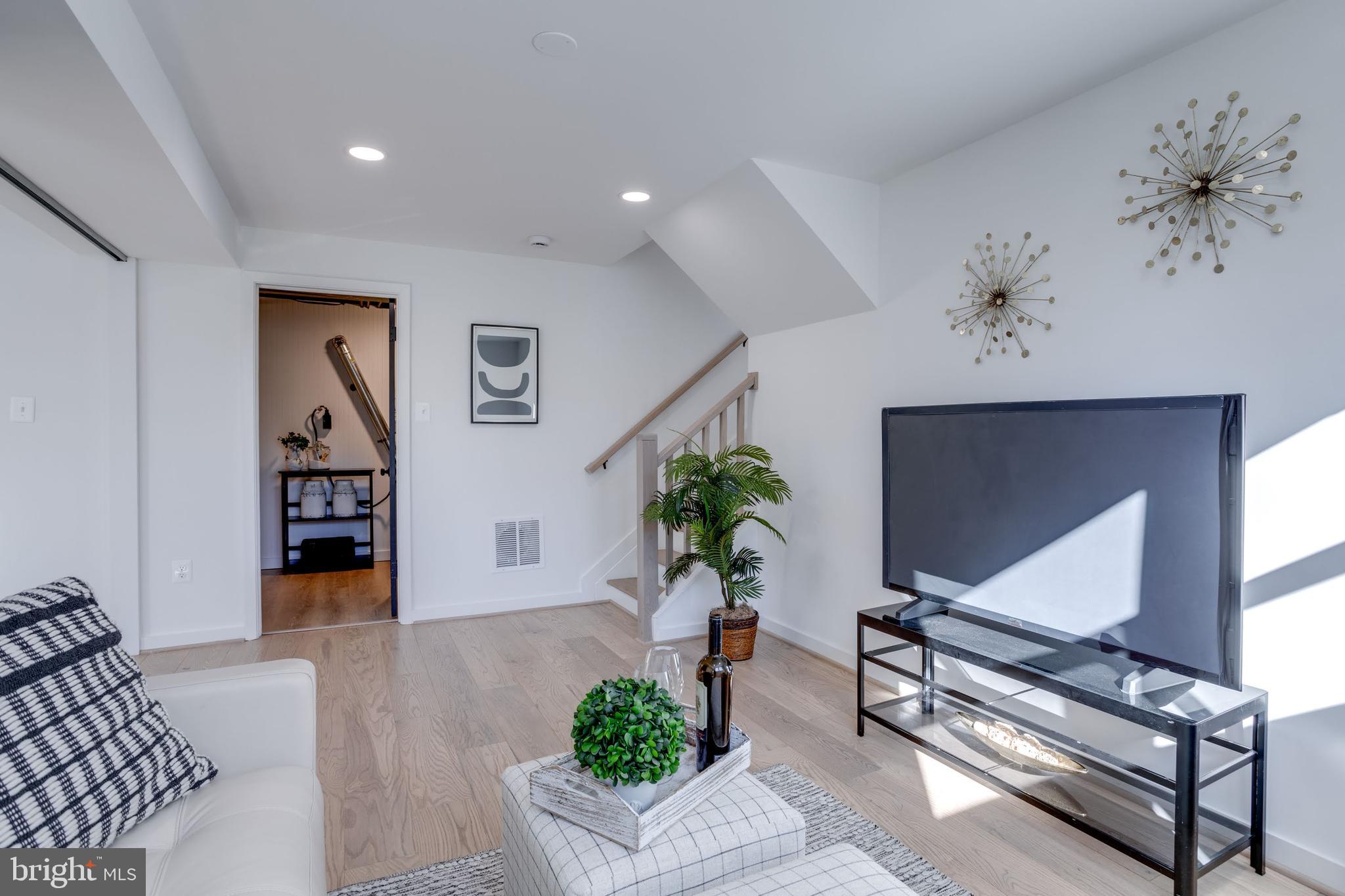 5416 Nutting Drive Springfield, VA 22151 - Photo 35 of 63