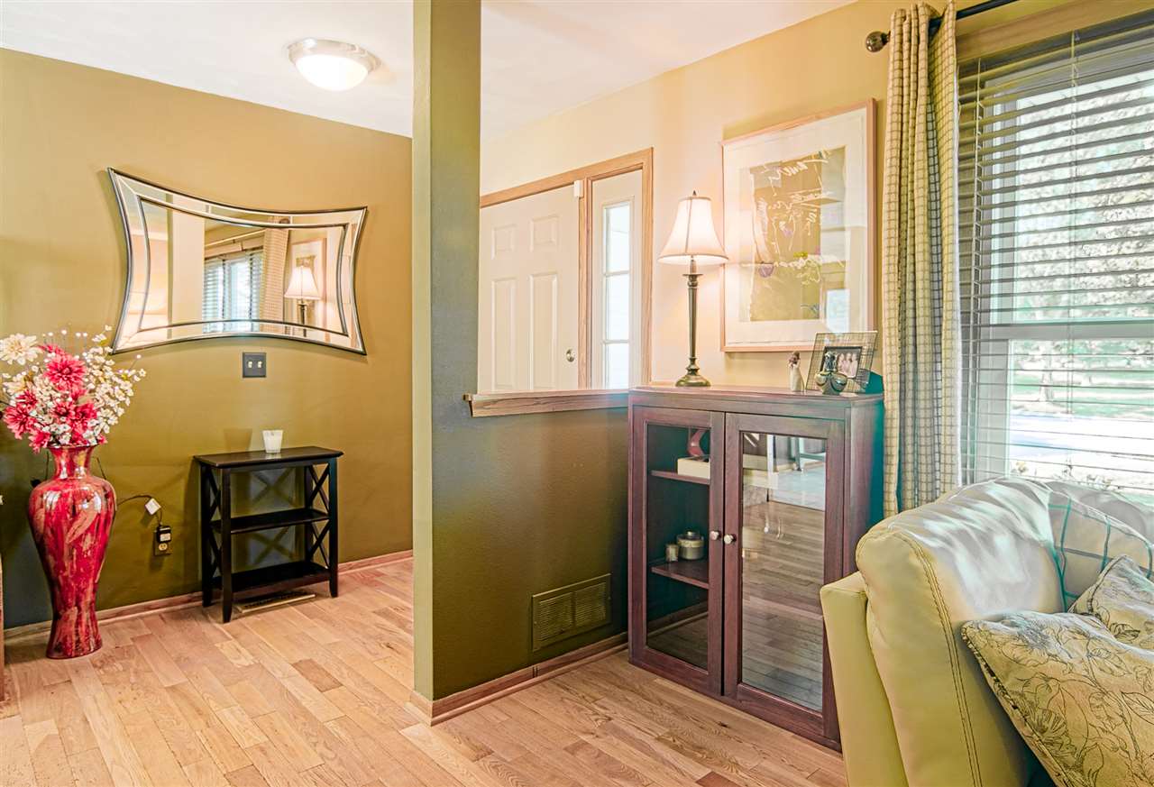 3815 North Trainer Road Rockford, IL 61114 - Photo 3 of 25 Gallery Image 3