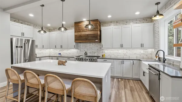 $1,299,999 | 26518 127th Avenue Southeast, Kent, WA 98030