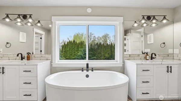 $1,299,999 | 26518 127th Avenue Southeast, Kent, WA 98030