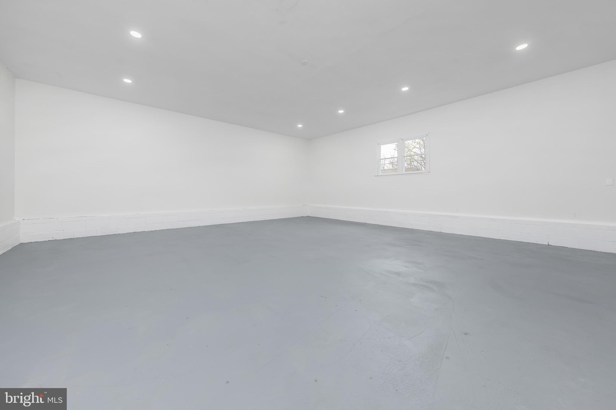 370 Ganttown Road Sewell, NJ 08080 - Photo 34 of 46 an empty room with windows