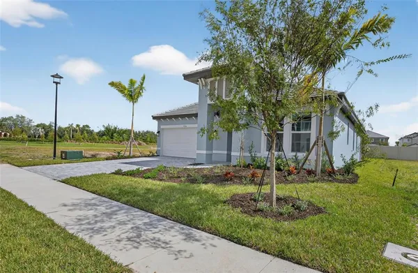 $2,900 | 7536 Nighthawk Drive, Sarasota, FL 34241