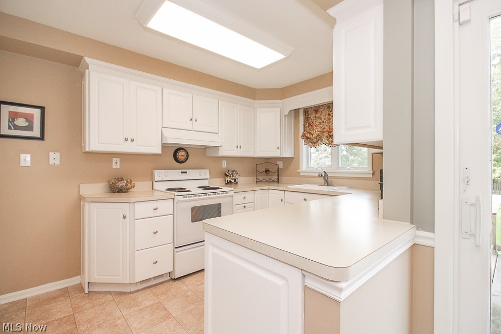 1304 Churchill Road Lyndhurst, OH 44124 - Photo 6 of 26