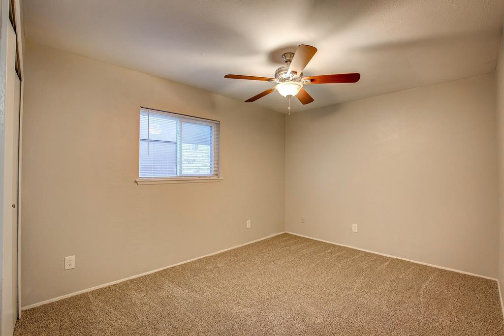 7801 Summerglen Road Fort Worth, TX 76133 - Photo 12 of 40