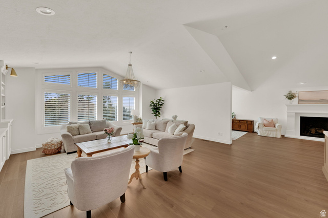 295 South 1550th Street East Bountiful, UT 84010 - Photo 5 of 59