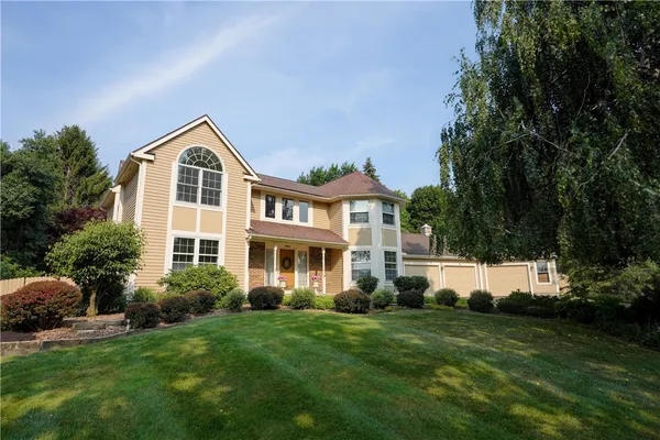 $824,900 | 9 Foxboro Lane, Perinton, NY 14450