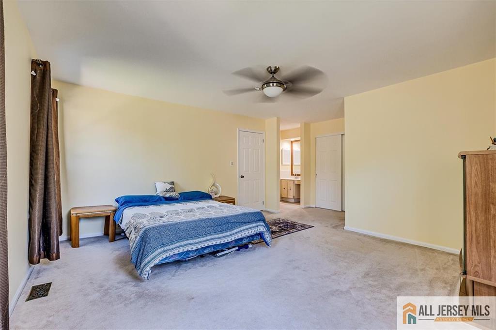 3801 Cricket Circle, Unit 3801 Edison, NJ 08820 - Photo 17 of 25