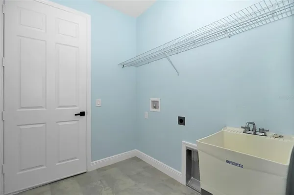 a view of utility room