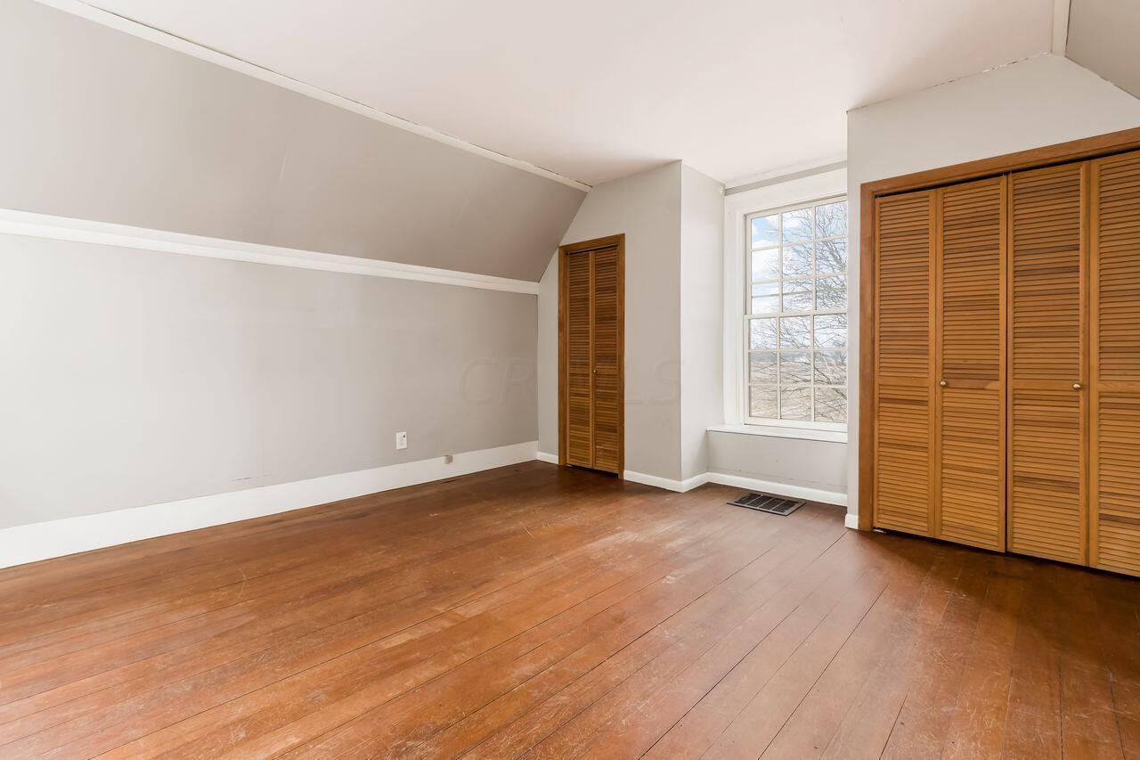 3349 Weaver Road Mount Vernon, OH 43050 - Photo 13 of 31 2nd floor bedroom 1