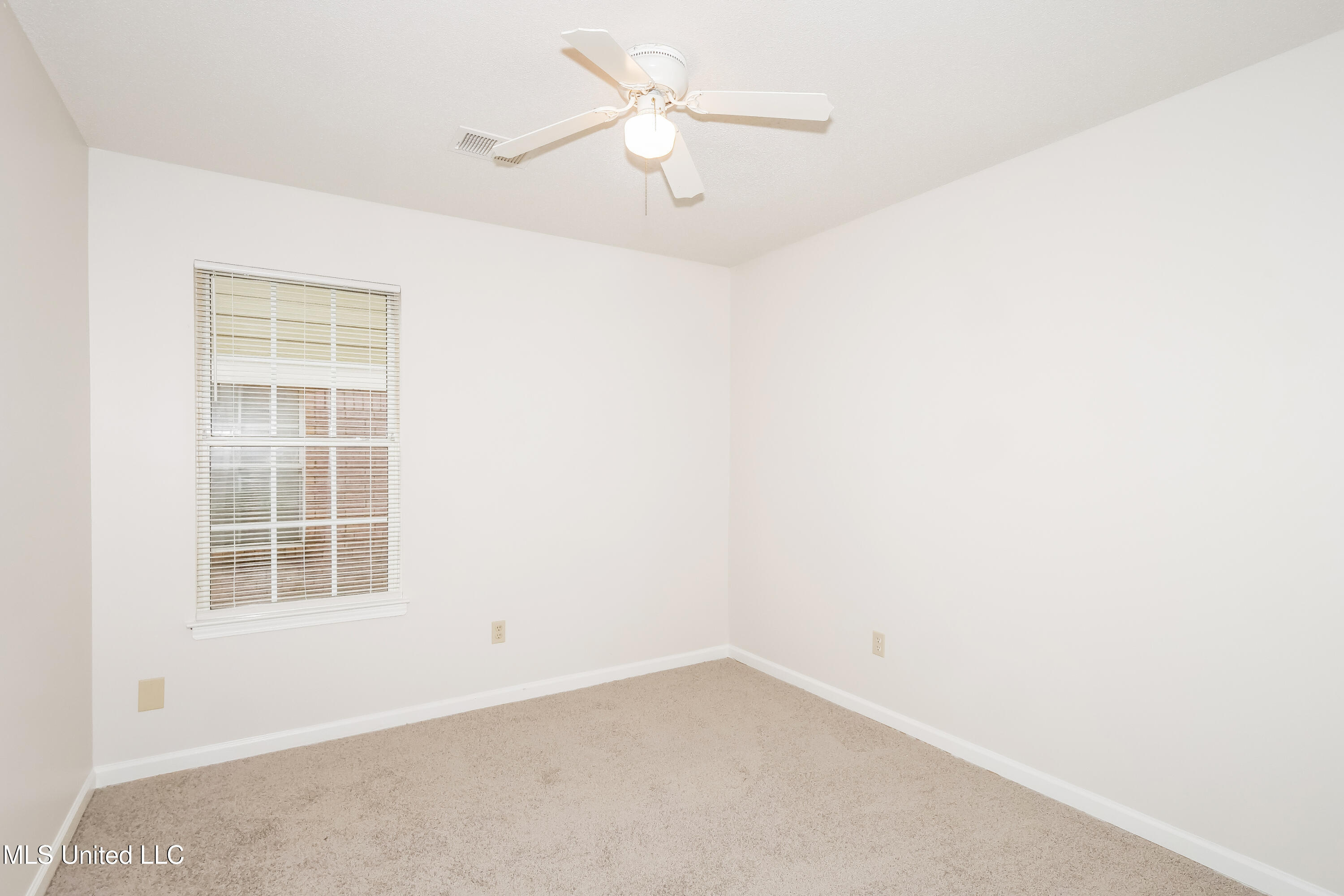 1712 Thomas Street Horn Lake, MS 38637 - Photo 13 of 15 013-photo-bedroom-14915430