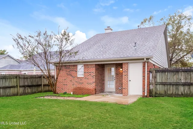 $1,670 | 1712 Thomas Street, Horn Lake, MS 38637