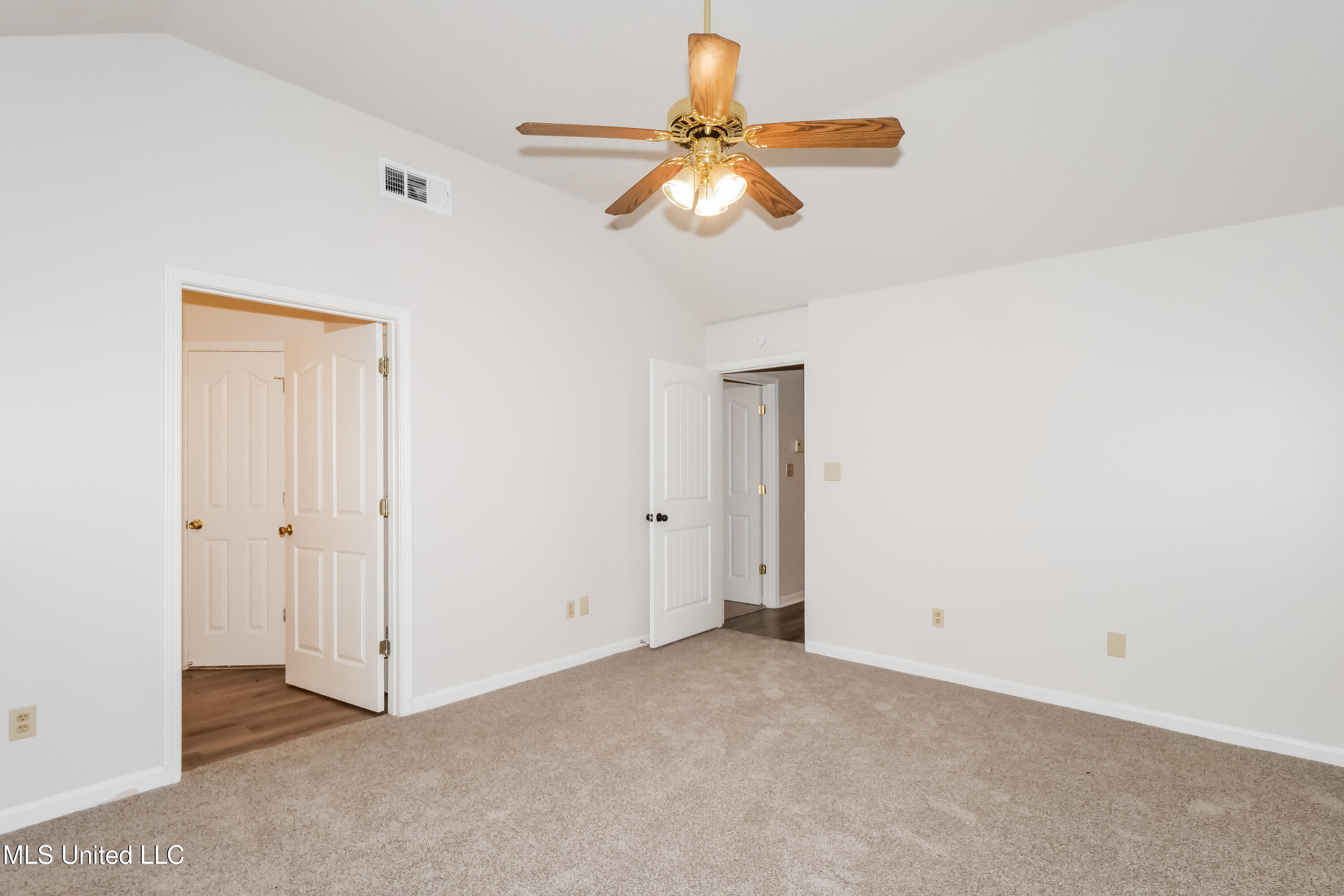 1712 Thomas Street Horn Lake, MS 38637 - Photo 8 of 15 008-photo-primary-bedroom-14915421