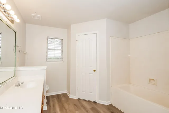 $1,670 | 1712 Thomas Street, Horn Lake, MS 38637