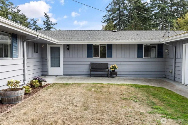 $549,000 | 27540 State Rte 20, Oak Harbor, WA 98277