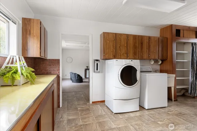 $549,000 | 27540 State Rte 20, Oak Harbor, WA 98277